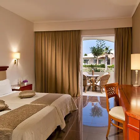 Kipriotis Village אתר נופש 4*
