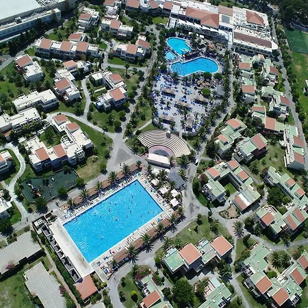 אתר נופש Kipriotis Village 4*