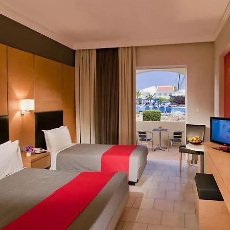 Kipriotis Village אתר נופש 4*