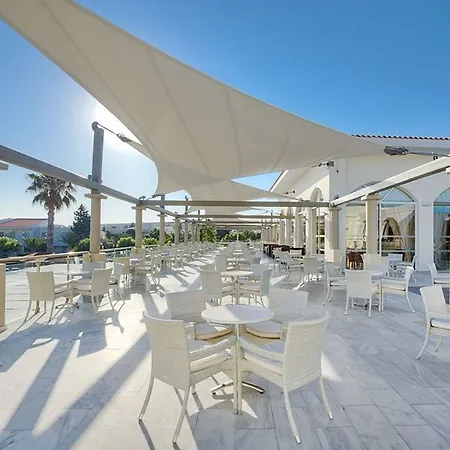 Kipriotis Village אתר נופש 4*